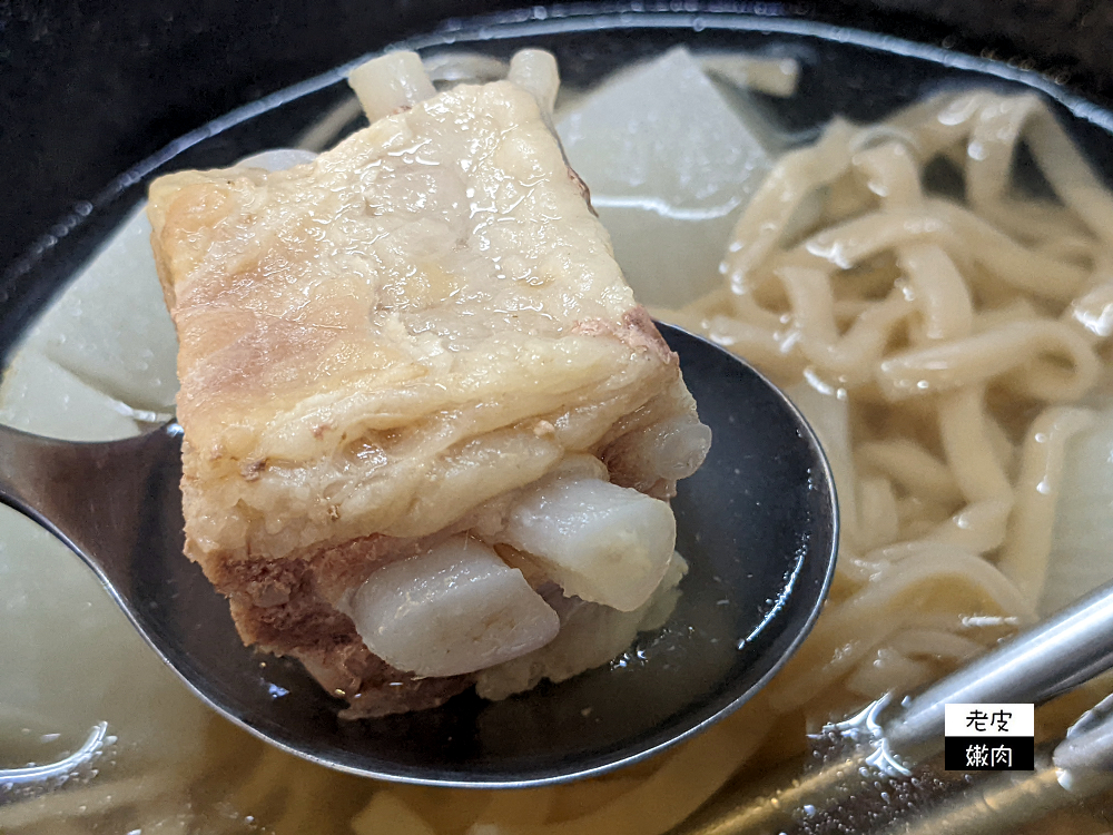 桃園火車站銅板美食|民族路上【台南港口土魠魚羹】的控肉飯 - 老皮嫩肉的流水帳生活