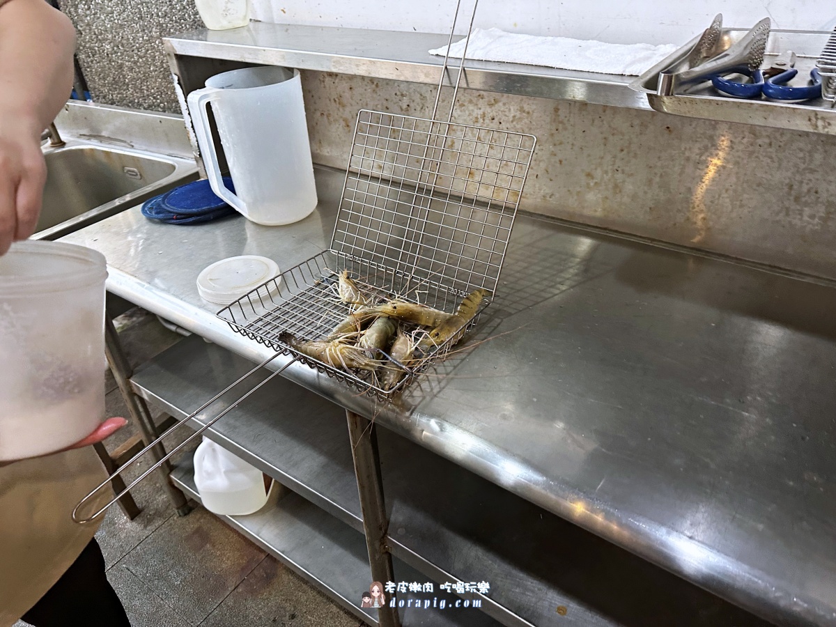 礁溪室內景點【鮮九鼎餐廳】親子釣蝦 溫泉煮食 溫泉魚咬腳 - 老皮嫩肉的流水帳生活