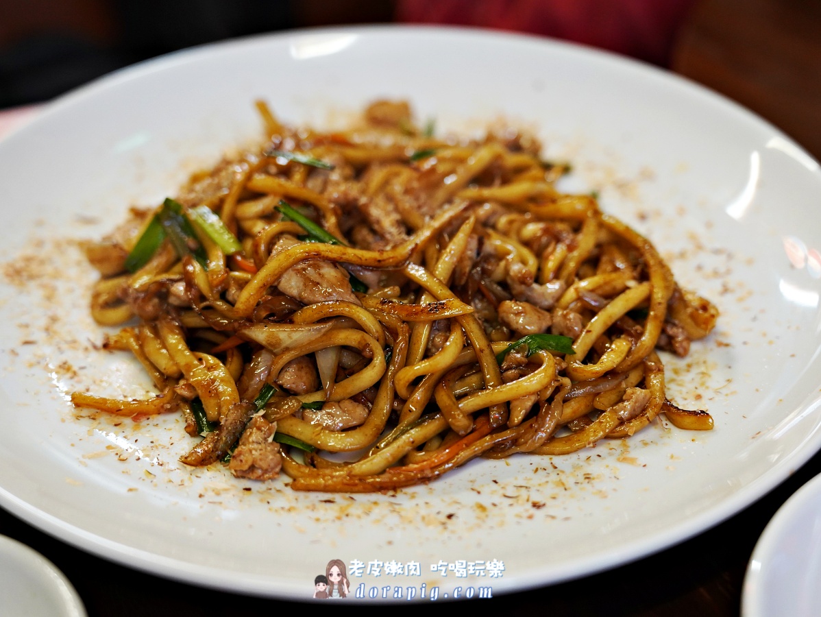 沖繩國際通推薦美榮橋站旁【ぎょぎょ丸】 生啤一杯100円 還有新鮮鮪魚生魚片 - 老皮嫩肉的流水帳生活