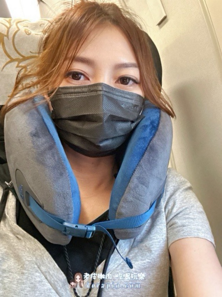 出國旅遊必備小物清單【Travel Blue 藍旅】旅行好物推薦 旅遊頸枕 兒童抱枕 - 老皮嫩肉的流水帳生活