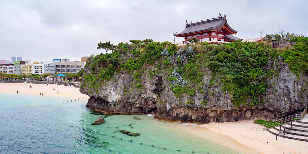 沖繩那霸景點【波上宮】藍色守護者~海崖上的絕美神社深度 - 老皮嫩肉的流水帳生活