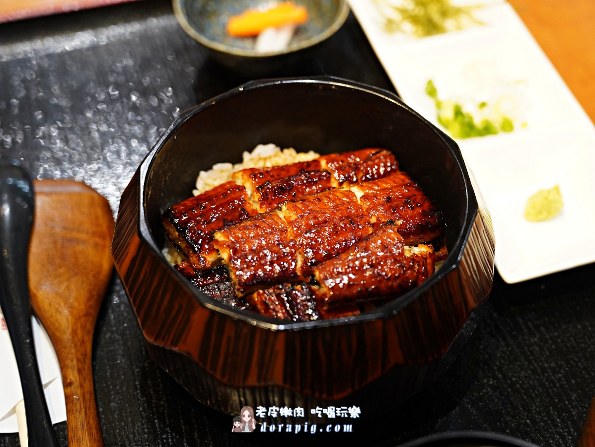 沖繩老饕必吃【黑船鰻魚飯】秘醬極致奢華享受 一生必訪的鰻魚殿堂 - 老皮嫩肉的流水帳生活 沖繩老饕必吃【黑船鰻魚飯】秘醬極致奢華享受 一生必訪的鰻魚殿堂 - 老皮嫩肉的流水帳生活