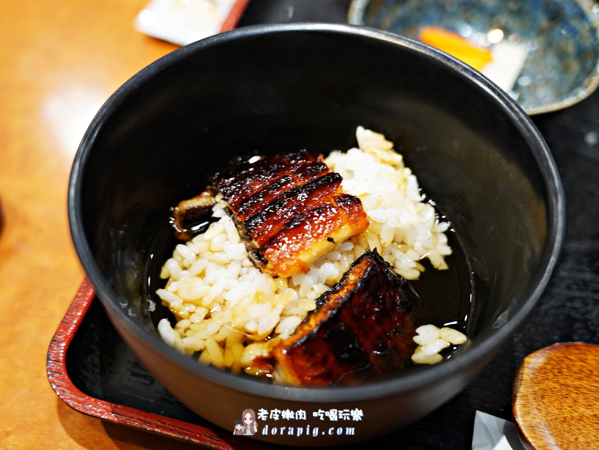 沖繩老饕必吃【黑船鰻魚飯】秘醬極致奢華享受 一生必訪的鰻魚殿堂 - 老皮嫩肉的流水帳生活 沖繩老饕必吃【黑船鰻魚飯】秘醬極致奢華享受 一生必訪的鰻魚殿堂 - 老皮嫩肉的流水帳生活
