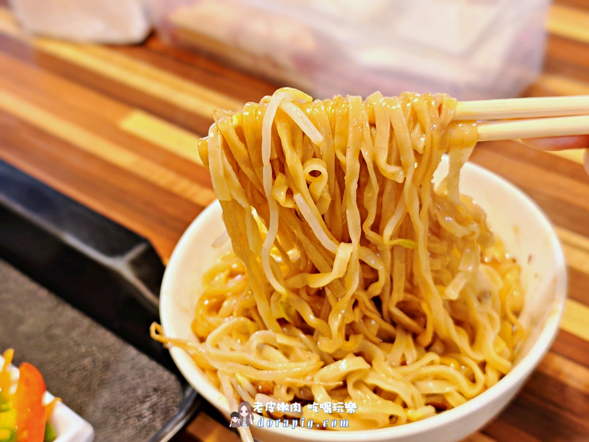 大溪老街【游記百年油飯】百年滋味，招牌油飯 一口入魂的古早味 - 老皮嫩肉的流水帳生活