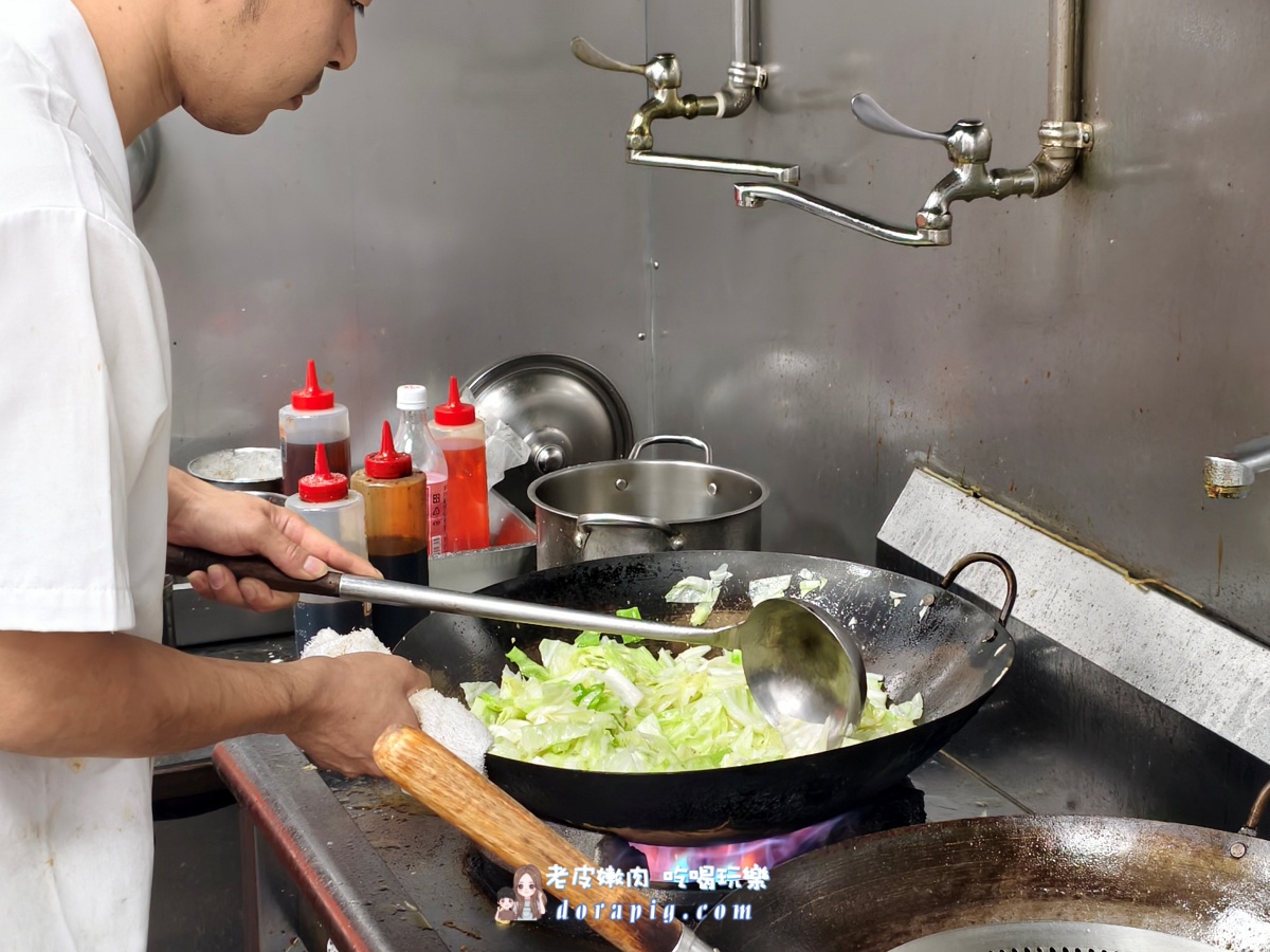 桃園夜市傳奇【宏典便當】 排隊也甘願的在地銷魂美味，CP值爆棚 - 老皮嫩肉的流水帳生活