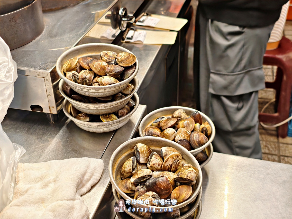中壢夜市【貝蛤蛤海鮮】攻略:爆汁鮮甜蛤蜊、鹽烤鮮蝦,鮮甜爆棚、CP值破表 - 老皮嫩肉的流水帳生活 中壢夜市【貝蛤蛤海鮮】攻略:爆汁鮮甜蛤蜊、鹽烤鮮蝦,鮮甜爆棚、CP值破表 - 老皮嫩肉的流水帳生活