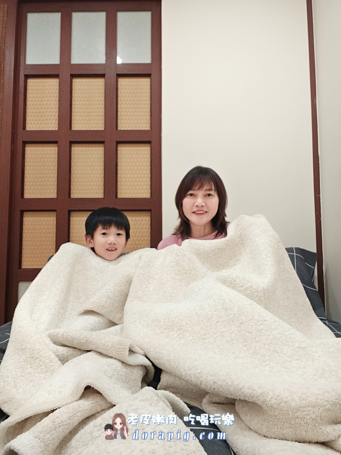 告別冰冷！瑪姬愛絆禮毛毯+81舒芙蕾毯開箱實測 告別厚重 冬天夜晚睡得很輕鬆 - 老皮嫩肉的流水帳生活