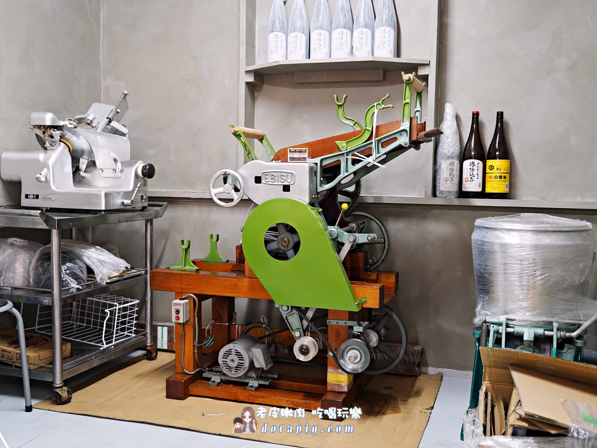 沖繩那霸在地人私藏【沖縄食堂にじや 曙店】一碗入魂的阿古豬骨湯麵 - 老皮嫩肉的流水帳生活