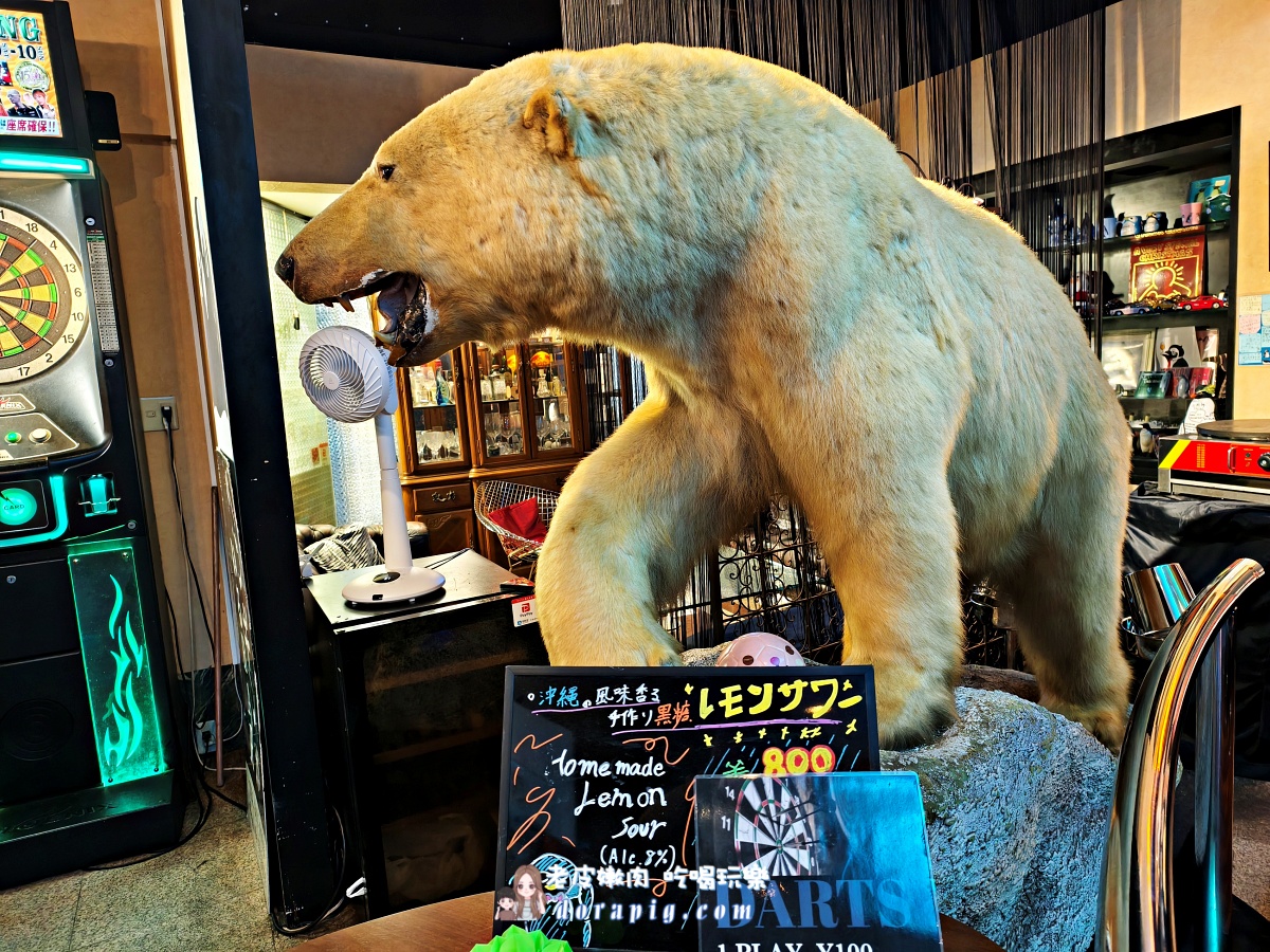 沖繩那霸夜生活新地標【企鵝居酒屋】 調酒、美食與超萌餵食秀一次滿足 - 老皮嫩肉的流水帳生活