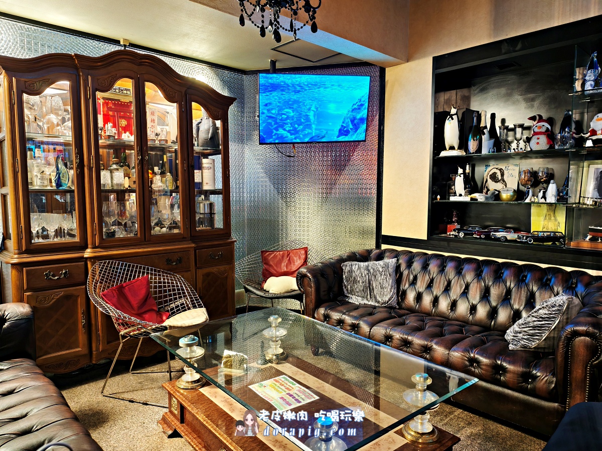 沖繩那霸夜生活新地標【企鵝居酒屋】 調酒、美食與超萌餵食秀一次滿足 - 老皮嫩肉的流水帳生活