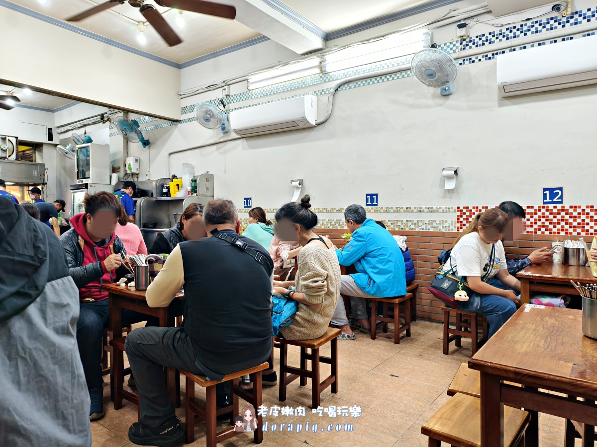 中壢夜市傳奇【簡師傅麻辣臭豆腐】那鍋不吃會後悔的銷魂麻辣燙！ - 老皮嫩肉的流水帳生活