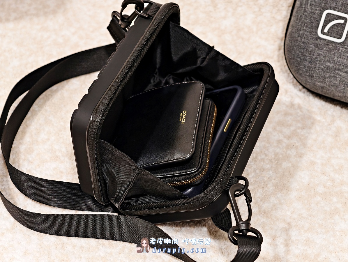 旅行舒適度UP!【Travel Blue ALL-IN-ONE組】長途飛行、公路旅行必備神物! - 老皮嫩肉的流水帳生活 旅行舒適度UP!【Travel Blue ALL-IN-ONE組】長途飛行、公路旅行必備神物! - 老皮嫩肉的流水帳生活